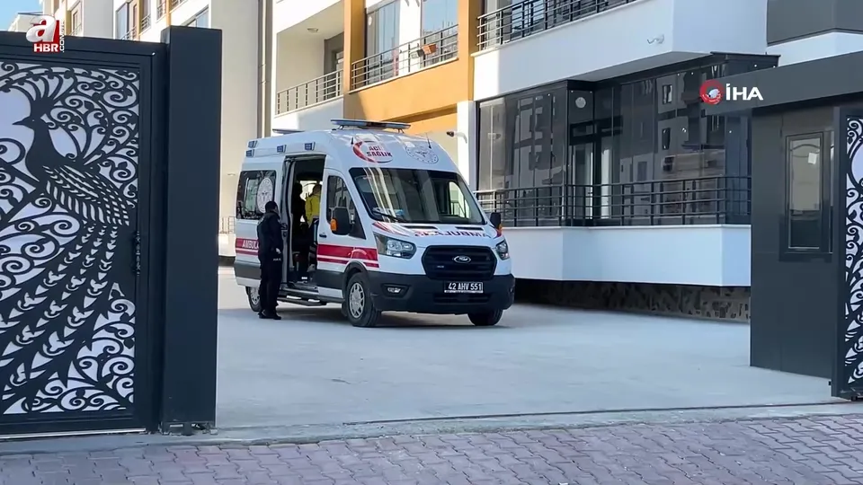 Silahla oynarken kendini vurdu