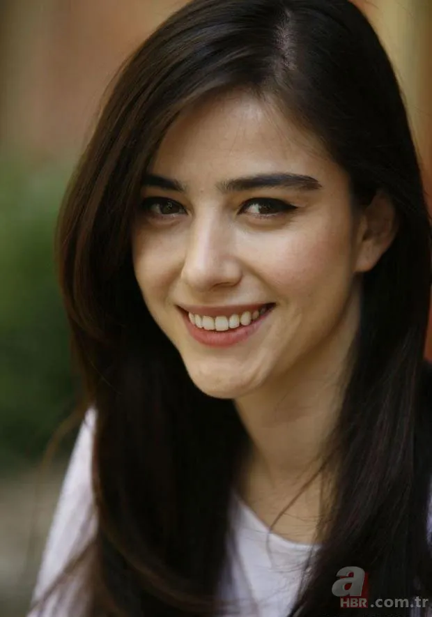 Sanem Çelik'in saçlarına aklar düştü! Son hali hayranlarını şoke etti 14