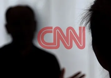 CNN firari FETÖ'cü ile röportaj yaptı