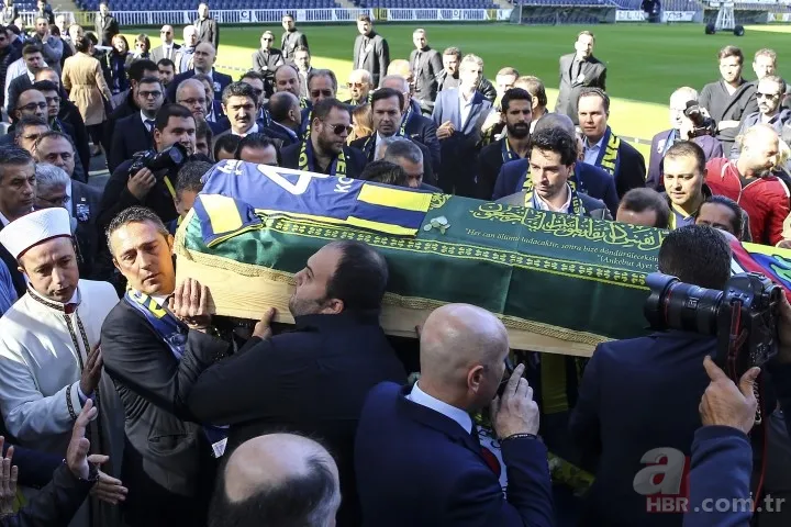 Galatasaray - Fenerbahçe derbisinde tribünde rahatsızlanarak hayatını kaybeden Koray Şener son yolculuğuna uğurlandı 15