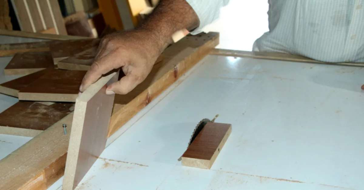 Binlerce liralık makineyi ahşaptan kendisi yaptı! 300 TL'ye mal etti