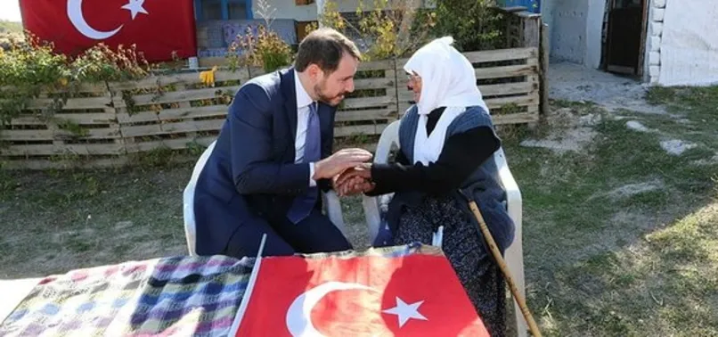 Bakan Albayrak'tan Hesna nineye ziyaret