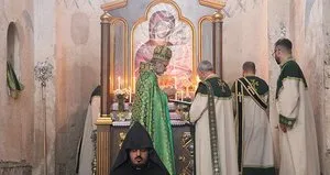 Tarihi Akdamar Kilisesi’nde 12. ayin