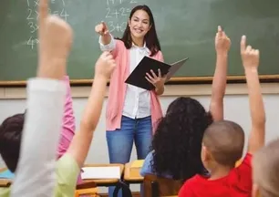 2025 Öğretmenler Günü şiirleri: 2-3-4 kıtalık duygusal şiirler