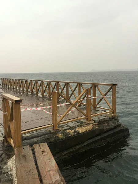 CHP'li İzmir Belediyesi'nden büyük rezalet! Üç seyir terasını 12 yıldır yıkmadılar - 1