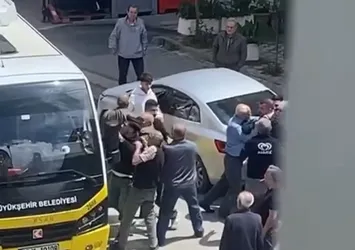 Bursa’da yol verme kavgası kamerada