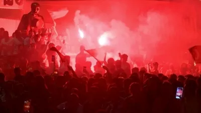 Meydanlarda milli maç coşkusu!