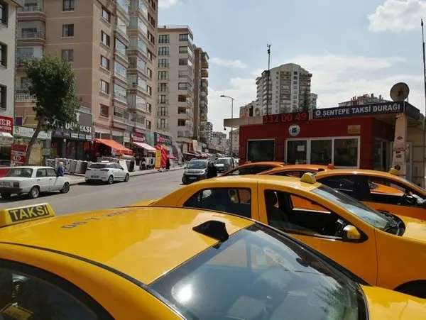 İstanbul'da sarı isyan! Taksi krizinde İBB nerede? Neden çözülemiyor? Uzman isim A Haber'de anlattı - 7