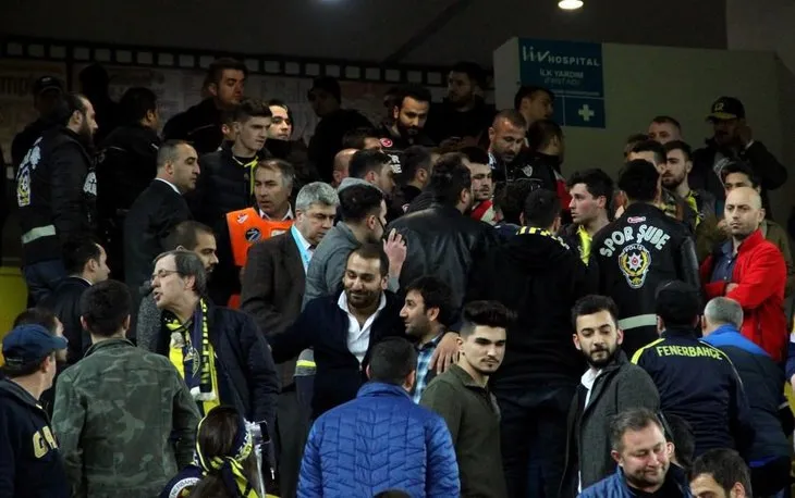 Fenerbahçe taraftarı birbirine girdi