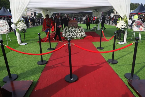 christian-atsunun-esinden-aglatan-sozler-bazen-ona-whatsapptan-mesaj-atiyorum-sadece-1707205243649.jpg Christian Atsu'nun eşi herkesi ağlattı: Bazen ona WhatsApp'tan mesaj atıyorum sadece - 7