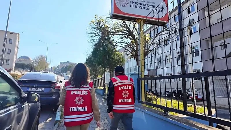 icisleri-bakanligindan-81-ile-okul-guvenligi-genelgesi-okullarda-yeni-donem-basliyor-1777110080854.jpeg İçişleri Bakanlığından 81 ile okul güvenliği genelgesi! Fiziki ve dijital dünyada tam saha markaj - 7