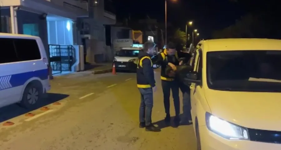 Adana’da o taksiciye rekor ceza: Trafikte sopa dehşetine 201 bin TL’lik fatura - 1