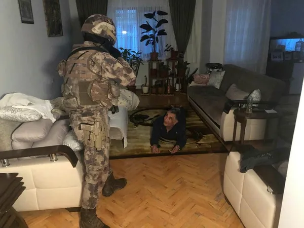Son dakika: Ankara merkezli dev operasyon! 81 kişi yakalandı - 4