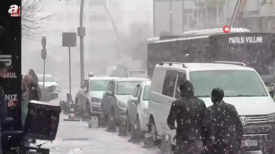 İstanbul’da kar yağışı etkili oluyor