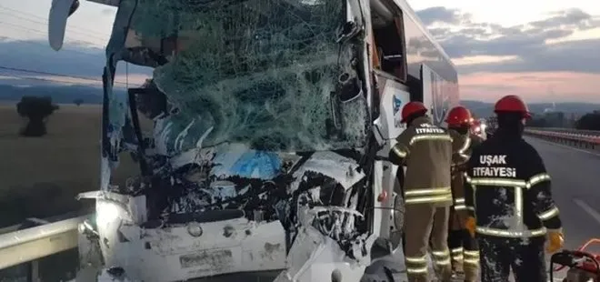 Uşak’ta yolcu otobüsü kamyona çarptı! 2 ölü, 18 yaralı