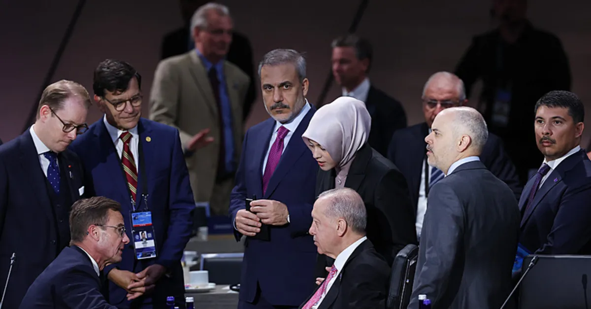 NATO'da ilginin odağı! Başkan Erdoğan liderlerle sohbet etti