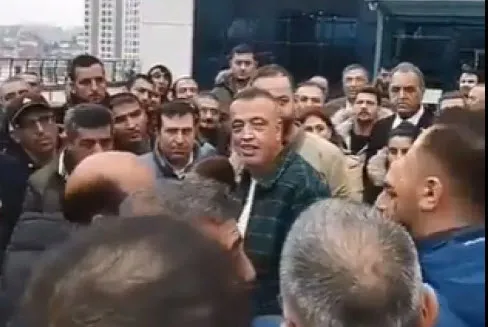 1670839250700.jpg Maaşlarını alamayan işçilerden CHP'li Ataşehir Belediye Başkanı Battal İlgezdi'ye tepki! Konsere var bize yok - 1