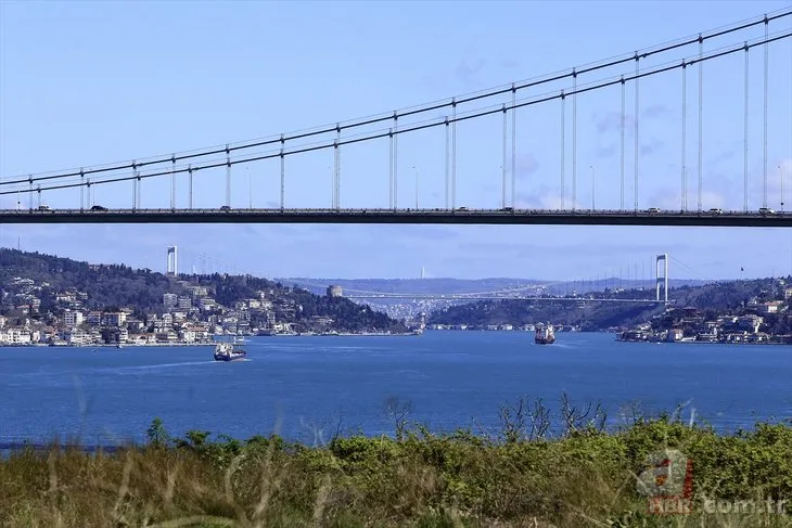 İstanbul Boğazı’nda şaşırtan görüntü! Nedeni belli oldu...