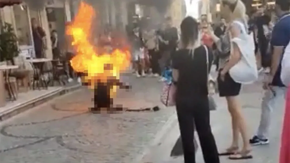 Son dakika: Galata Kulesi önünde kendini yakan kişi öldü