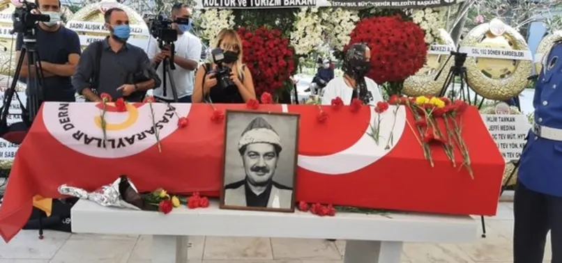 Ferhan Şensoy’un cenazesinde büyük saygısızlık