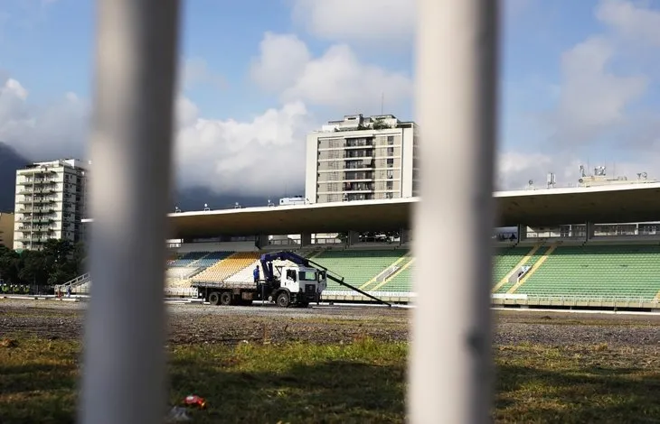 Maracana Stadı korona virüs Covid-19 hastanesine dönüştürülüyor!