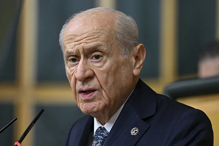 Bahçeli’den Özgür Özel’in sokak çağrılarına çok sert tepki: Hayırdır Özgür Bey darbe mi düşünüyorsun?