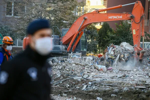 riza-bey-apartmaninin-muteahhidinin-yalanini-google-ortaya-cikardi-1604809959477.jpg Rıza Bey Apartmanı’nın müteahhidinin yalanını Google ortaya çıkardı! - 5