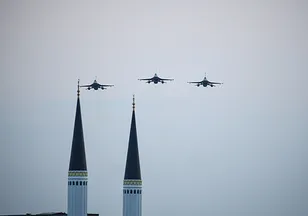 Kozan'da muharip uçak gösterisi