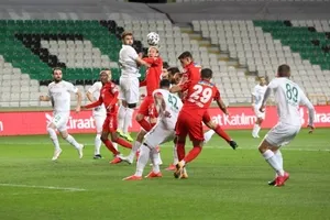 Son yarı finalisti penaltılar belirledi