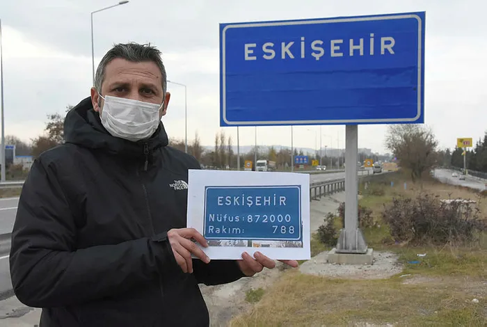 Şehir tabelalarında yeni dönem: Nüfus ve rakım gitti, adları kaldı! Sosyal medyada merak konusu oldu - 2