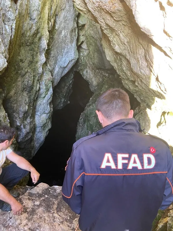 1688419253177.jpg Tatil için geldiği köyde Buz Mağarası'na düştü! AFAD ekipleri 4 saatlik çalışma sonucu... - 3