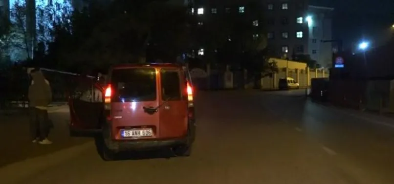 Bursa’da zamanla mücadele! Bıçaklanan arkadaşlarını taşıdıkları aracın yakıtı bitince yolda kaldılar