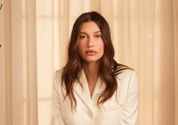 Hailey Bieber resmen milyarder oldu!