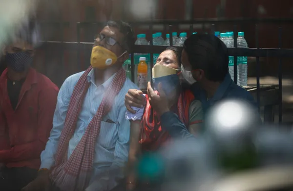 Dünyada kaydedilen en yüksek günlük vaka! Hindistan’da bilanço ağırlaşıyor