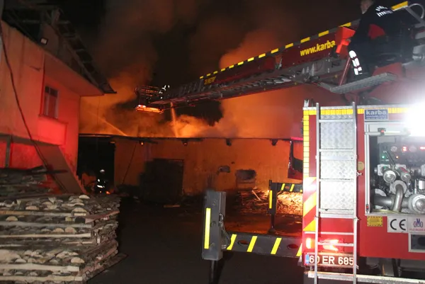 Tokat Erbaa’da korkutan yangın! 3 saat sonra kontrol altına alındı