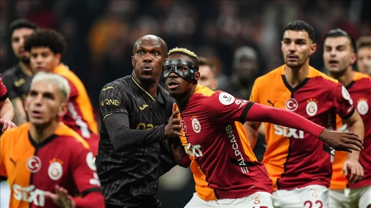 Galatasaray Trabzonspor'un konuğu olacak! Gözler Başakşehir-Fenerbahçe maçında