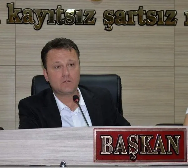 Son dakika: CHP’li Menemen Belediye Başkanı Serdar Aksoy görevden uzaklaştırıldı