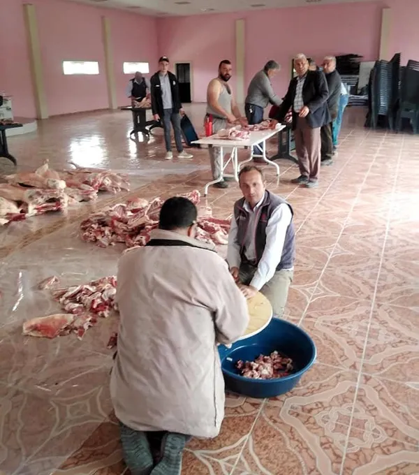 Ankara'da tepki çeken görüntüye inceleme! Kamyonet kasasında açıkta et taşıdılar - 3