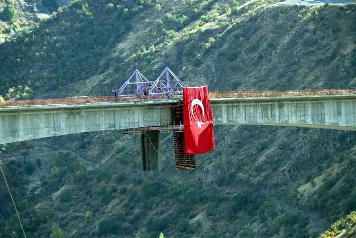 Türkiye’nin en yüksek köprüsünde sona gelindi