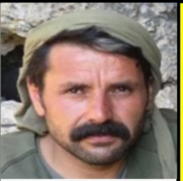 biri-kirmizi-biri-turuncu-listedeki-teroristler-yakalandi-jandarmadan-listeye-iki-cizik-1617131628993.jpg Biri kırmızı biri turuncu listedeki teröristler yakalandı! PKK elebaşı Karayılan'a soğuk duş - 3