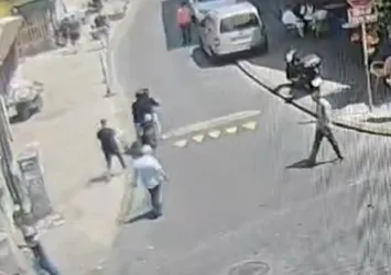 Aksiyon filmi değil gerçek! Gaspçı polise silah çekip ateş açtı ama...