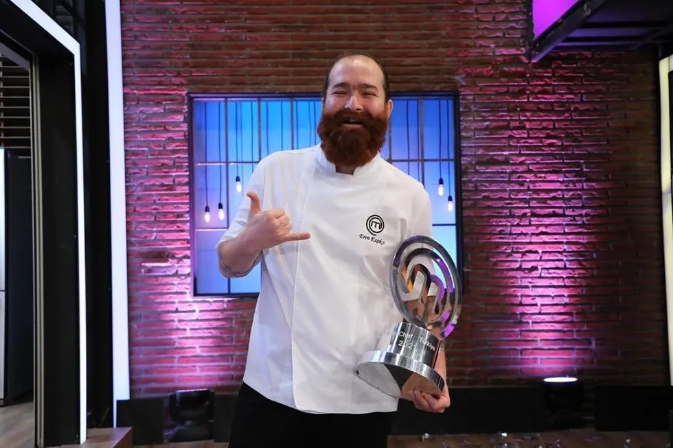 masterchef-sampiyonu-eren-kasikci-evinde-olu-bulundu-kahreden-ilac-detayi-ortaya-cikti-1785399793952.jpg MasterChef şampiyonu Eren Kaşıkçı'ya acı veda: Annesi cenaze töreninde fenalaştı - 1