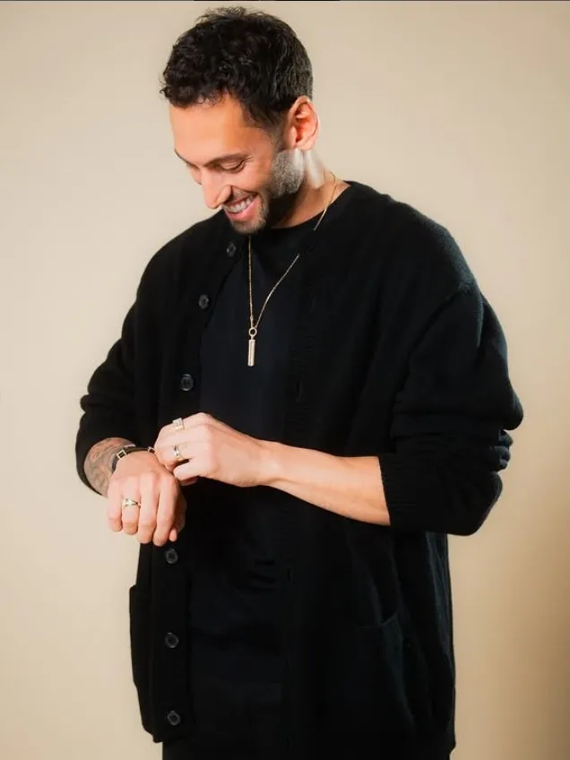 iste-gercek-dostluk-hakan-calhanoglundan-mesut-ozile-milyonluk-jest-1775886898421.jpg İşte gerçek dostluk! Hakan Çalhanoğlu'ndan Mesut Özil'e milyonluk jest - 3