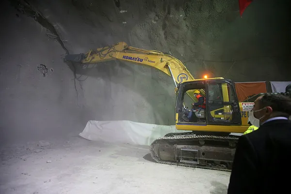 Ayvacık ve Küçükkuyu’daki tünellerin adları belli oldu