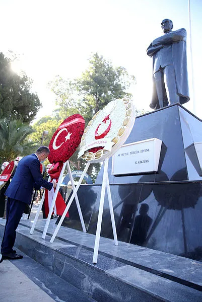 Kıbrıs Barış Harekatı'nın 46'ncı yıl dönümü için kutlama töreni! Türkiye'yi Fuat Oktay temsil ediyor - 3