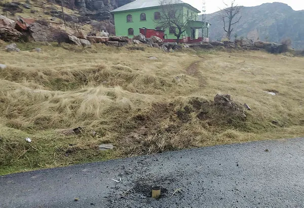 Terör örgütü PKK tarafından Hakkari’ye roket atıldı