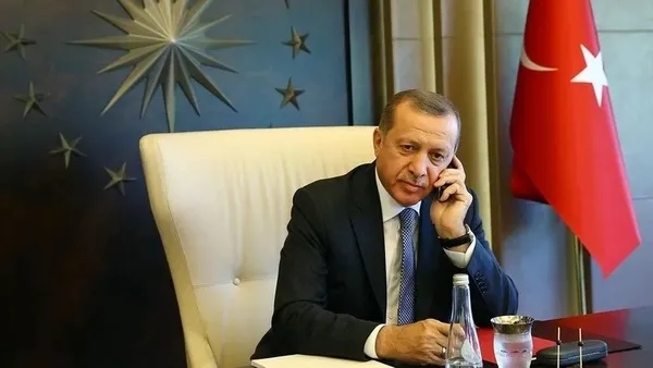 Başkan Erdoğan Hatay’da vatandaşlara telefondan seslendi: Deprem sıkıntılarını aşmanın gayreti içerisindeyiz, endişeniz olmasın!