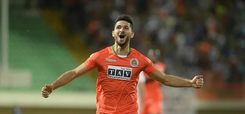Emre Akbaba Trabzonspor'a daha yakın