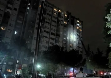 İstanbul Bakırköy'de yangın paniği! Herkes sokağa döküldü