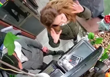 Beşiktaş'ta başörtülü muhabire çirkin saldırı! "Kafan hava alsın, oksijen gelsin" | Şüpheli adliyeye sevk edildi